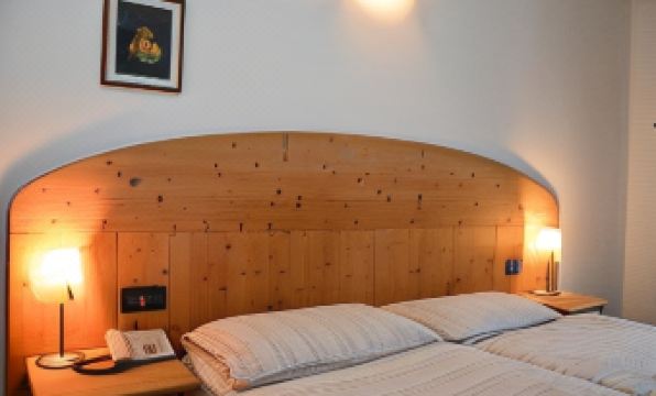 Albergo Mezzolago - Housity