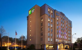 Holiday Inn Express & Suites Cambridge