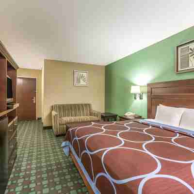 Super 8 by Wyndham Lake Charles/Sulphur Rooms