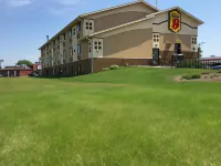 Super 8 by Wyndham Janesville Hotels in Janesville