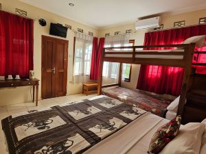 Rosella Cottage - Homestay - Kitchen Yogyakarta