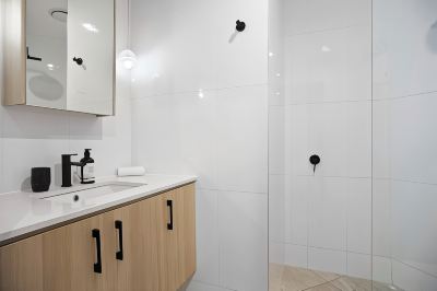 Two-Bedroom River/Park View Apartment #2 Hastings Street Photo