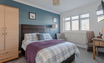 7. Room in ..