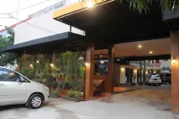 Bamboe Inn 2 Homestay Hoteles en Jagabaya III