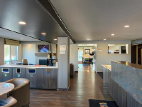 Super 8 by Wyndham Lethbridge Hoteles en Lethbridge