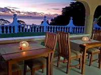 Calm Sorento Hotels in Glacis