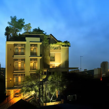 Rasuna Icon Hotel Отели рядом с достопримечательностью «Торговый центр Epicentrum Walk»