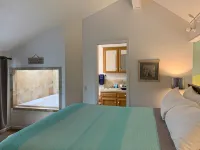 Starfish Point Hotels in Newport