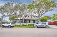 Cozy Carpinteria Apartment Walkable Location