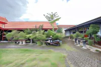 RedDoorz Syariah Near RS Bhayangkara Nganjuk Hotel a Nganjuk Sub-District