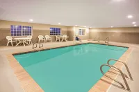 La Quinta Inn & Suites by Wyndham North Orem Hotels in Vineyard