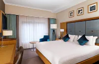 DoubleTree by Hilton Woking Hotels in Woking