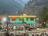 Ohana Cafe & Homestay Hotels near Kullu Camp