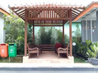 Wisma Lovebird Hotel a Mojotengah