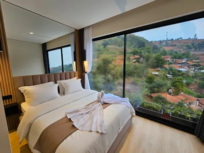 Villa Dago Bandung 6 Br with Heated Pool (Amethyst R-08) Hotell i Desa Sindanglaya