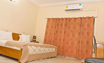 Jenos Hotels - Housity