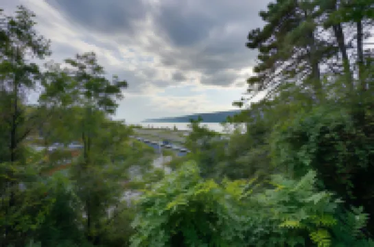 บ้านทันสมัยใน Hastings-on-hudson ใกล้แม่น้ำ!