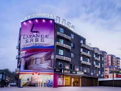 Lavande Hotel Hotels near Huanghua Commercial Center