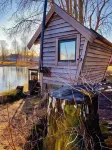 Romantic Cabin Right on the Lake with Fire Place