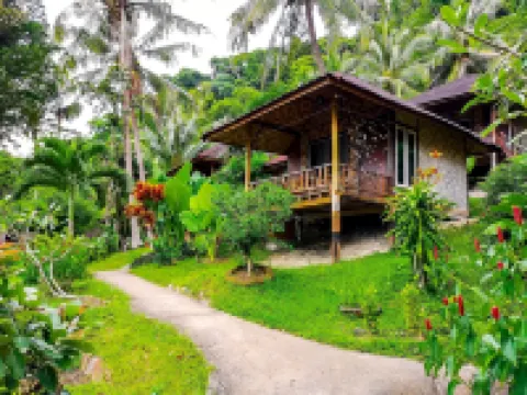 ライレイ ガーデン ビュー リゾート ポダ島周辺のホテル