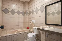 RedDoorz Plus Near Jakarta Kota Station Các khách sạn ở Tây Jakarta