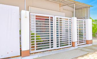 FabHotel New Dream Palace - Near Acropilose Mall and Ruby Hospital