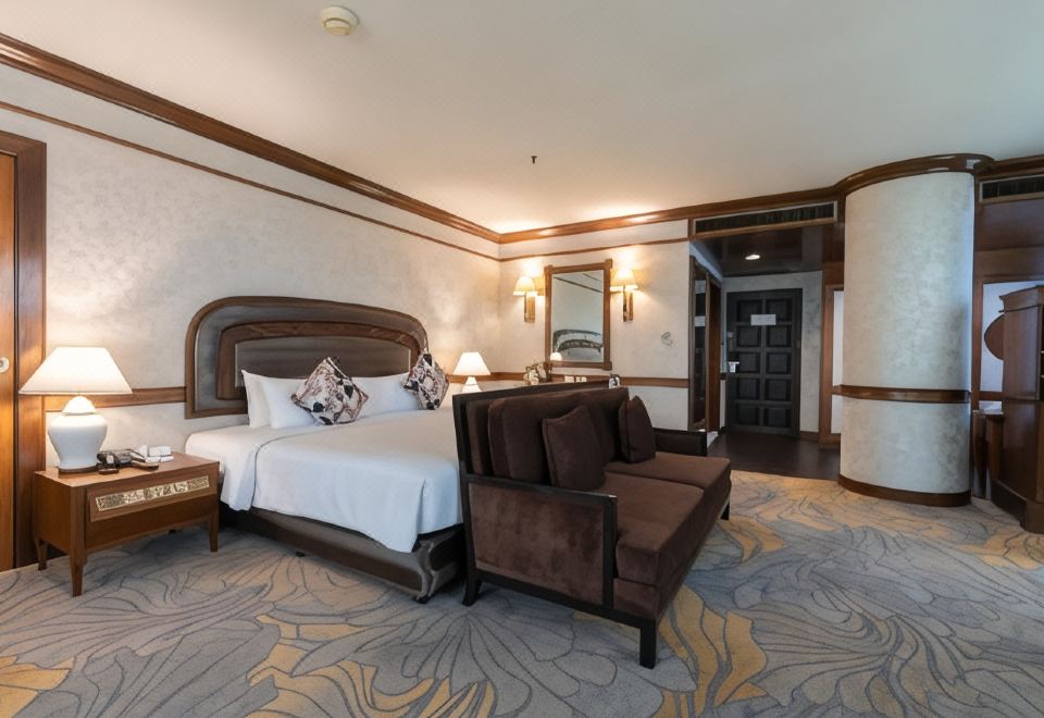 1. 더 트윈 로터스..