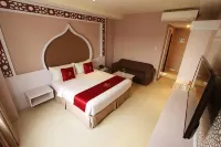 Namira Syariah Hotel Surabaya Hotels near al-Akbar National Mosque Surabaya