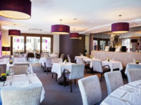 315 Bar & Restaurant Hotels in Lepton