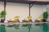 Wyndham Garden Muscat Al Khuwair - piscina