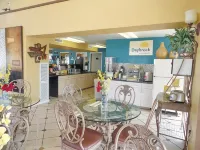 Days Inn by Wyndham Conway - breakfast