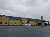 Super 8 by Wyndham Huntington