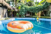 Losmanos Hostel - Pools