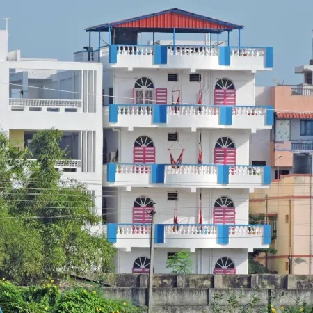 Holi-Wood Guesthouse