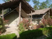 Forest Hideaway Resort Pvt Ltd Hotel di Bardia