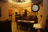 Roes Suites - Breakfast