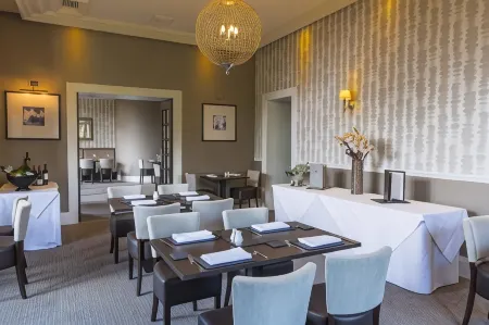 Rosslea Hall Hotel Отели в г. Гурок