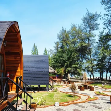 Mumsa Beach Resort & Restaurant
