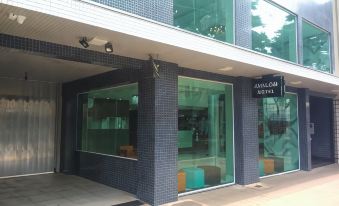 6. 호텔 아발론 스..