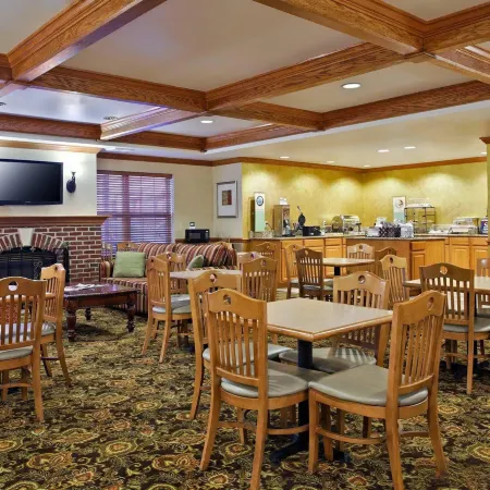 Country Inn & Suites by Radisson, Sycamore, IL