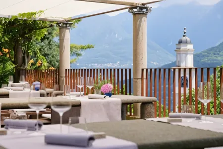 Relais Castello di Morcote Отели рядом с достопримечательностью «Монте-Сан-Сальваторе»