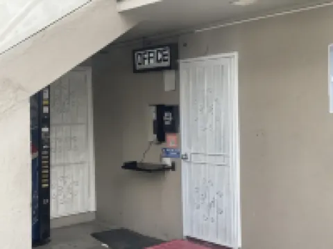 ボブズ モーテル コマースのホテル