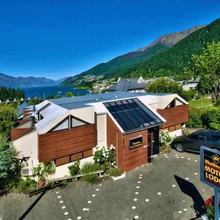 Melbourne Lodge