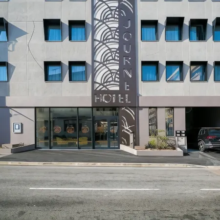 Best Western Hotel Journel Saint-Laurent-Du-Var Aéroport Отели рядом с достопримечательностью «Стадион Шарля-Эрманна»