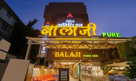 Treebo Atithi Inn Malad Отели рядом с достопримечательностью «Глобал Випассана Пагода»