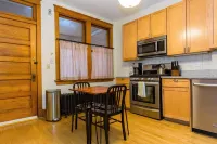 The Bucktown House - Suite #4 - Heart of Wicker/Bucktown, 10 minutes to downtown
