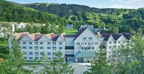 Ski on Off Suite with Modern Amenities - Luxurious Mountain Escape Hotel a Hancock