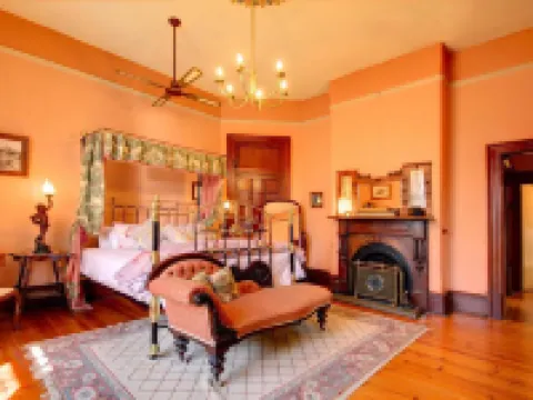 Buxton Manor Hotels in North Adelaide