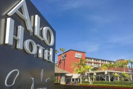 Alo Hotel by Ayres, Orange Отели рядом с достопримечательностью «Университет Чапман»