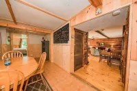 Super Clean, Pet Friendly Cottage! 3 Bedroom! NO EXTRA FEES!!